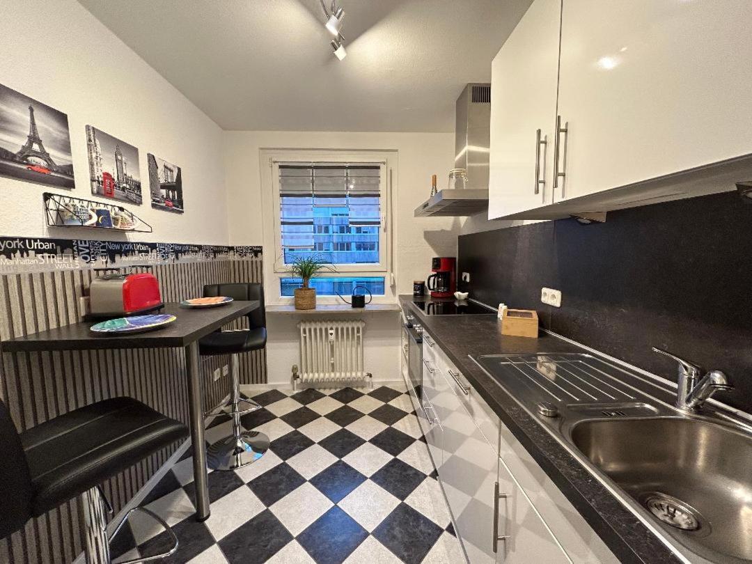 Gemuetliches Helles Apartment Mit Balkon Und Parkplatz Vor Der Tuer Im Zentrum Von Bayreuth Eksteriør bilde